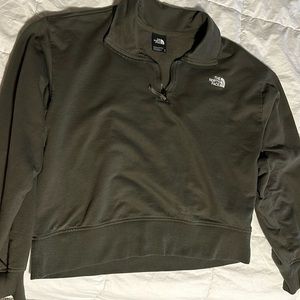 North Face half sip cropped sweater size Medium